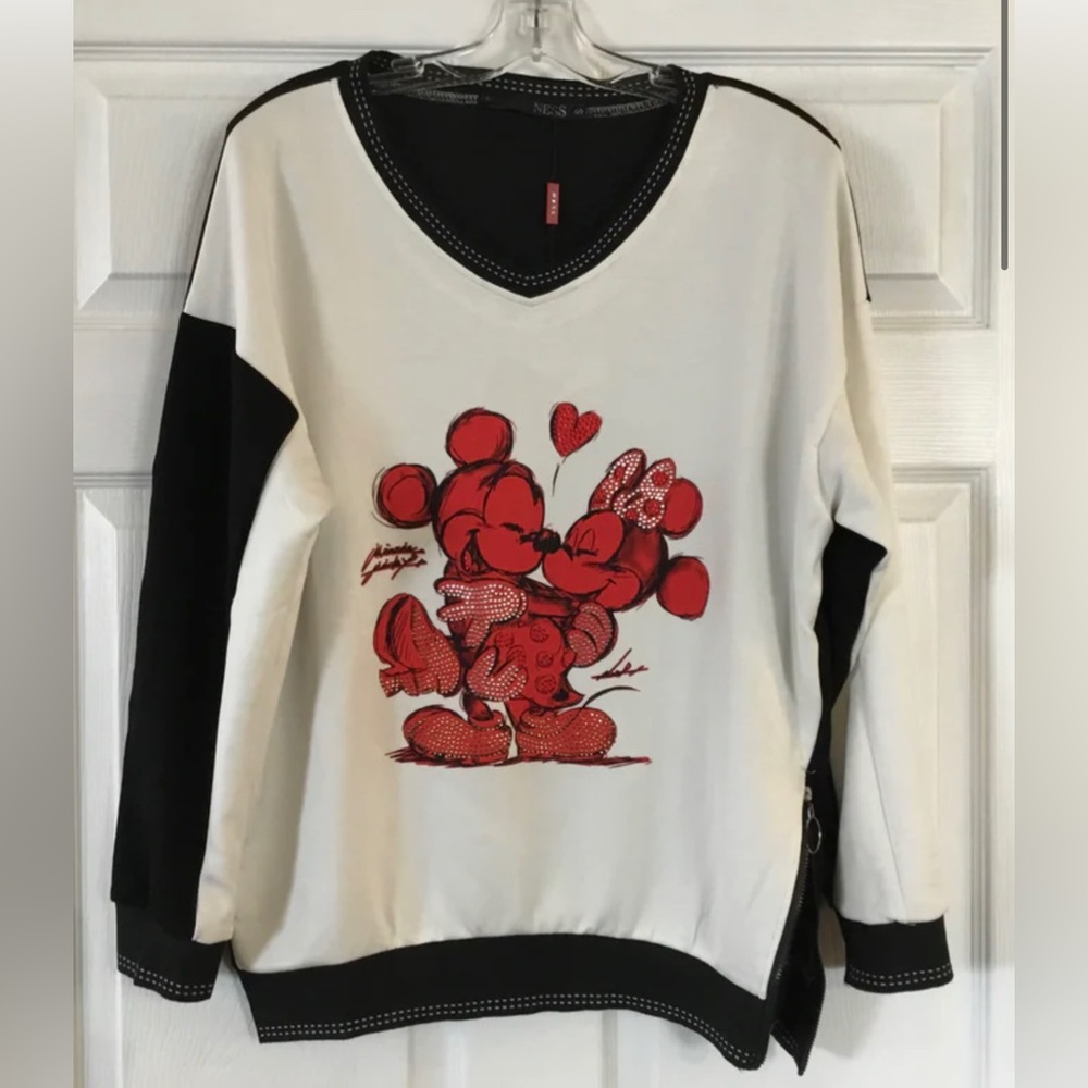 Minni & Mickey Sweater